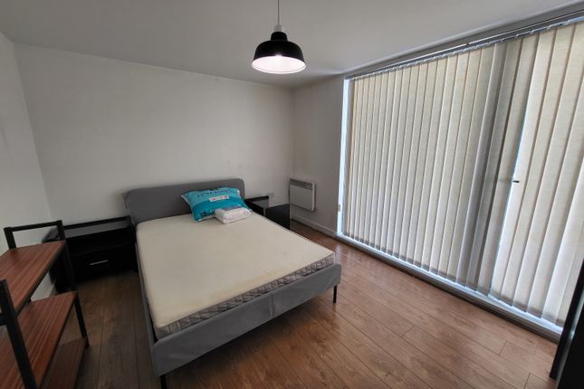 99 Greenheys Lane West, Manchester photo 4
