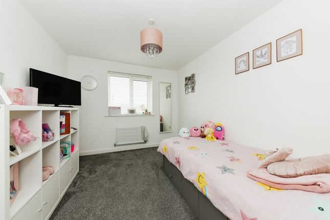 End terrace house for sale in Barn Owl Drive, Rothwell, Kettering