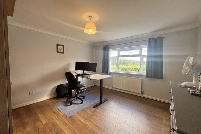 32, Black Lion Road, Llanelli photo 4
