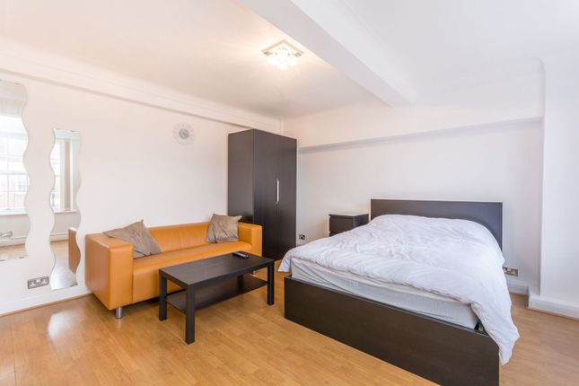 Edgware Road, Hyde Park Estate photo 4