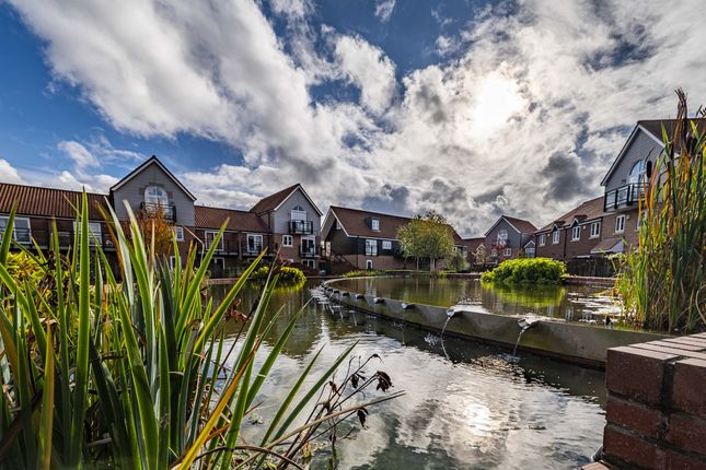 36, The Quays, Burton Waters, Lincoln photo 3
