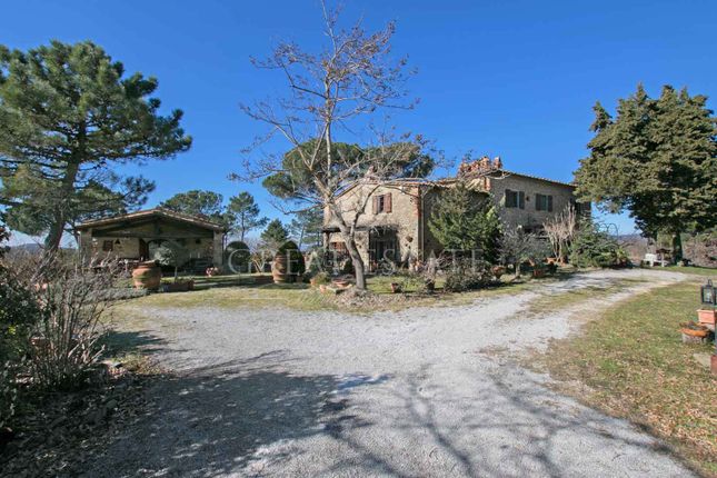 Villa for sale in Gaiole In Chianti, Siena, Tuscany