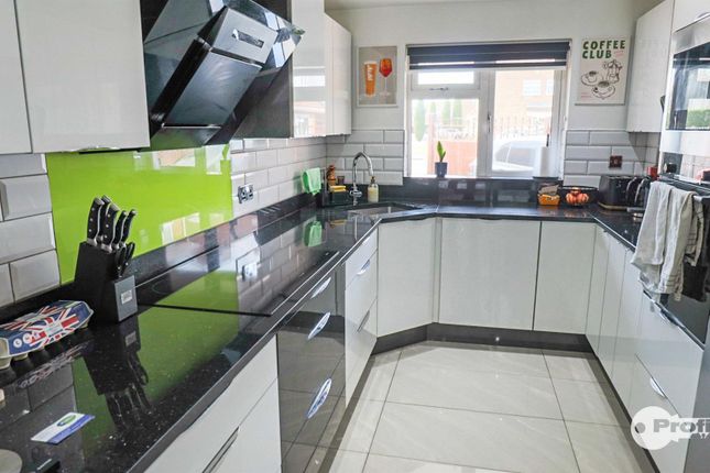 29, Wendover Drive, Hinckley photo 2