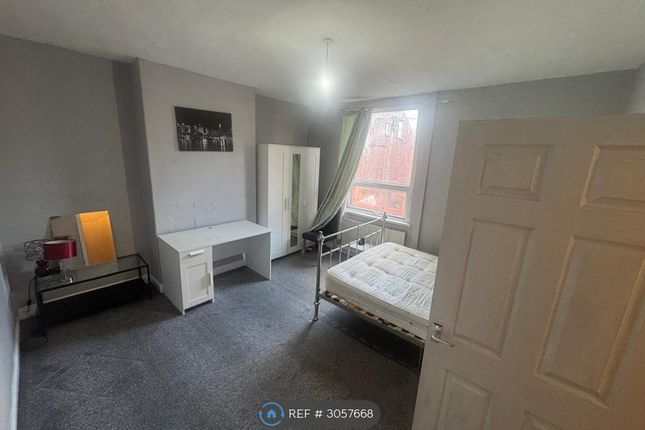 Woodview Terrace, Leeds photo 4