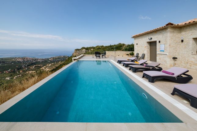 Villa for sale in Kardamyli 240 22, Greece