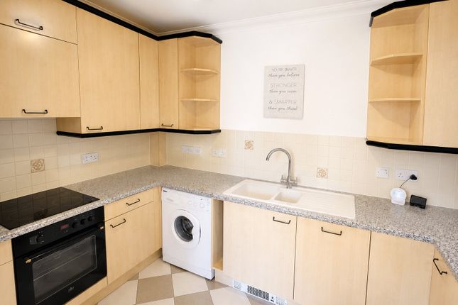 5, Beech House, Saffron Walden, Essex photo 4