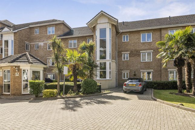 2-bed flat on 10, Blakes Quay, Reading, £290,000