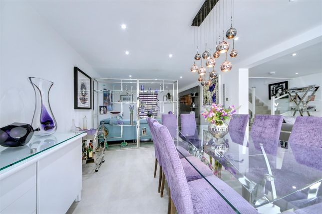 8, May Gardens, Elstree photo 5