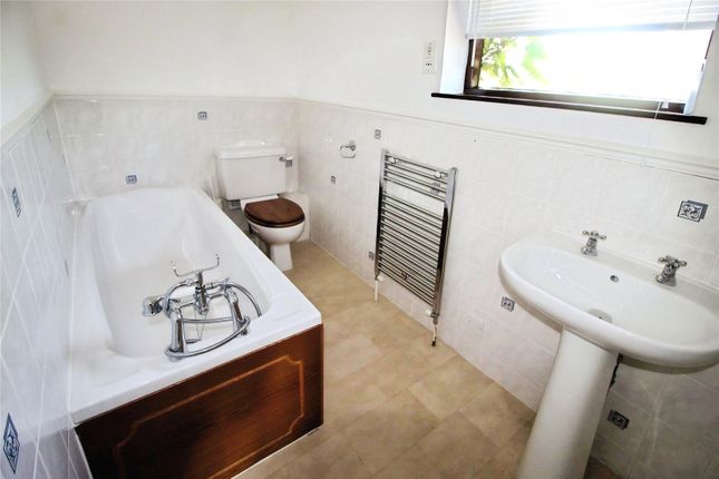 4, Caradon Close, Woking photo 5