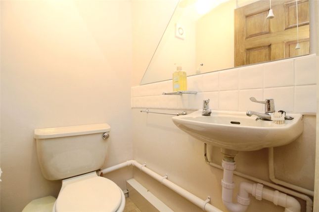 Cloakroom/Wc