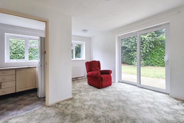8, Rosemary Close, Nottingham photo 2