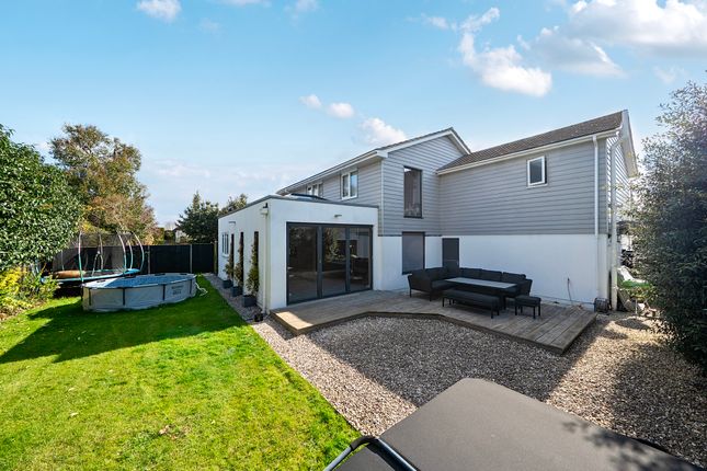 7, Royce Close, Chichester photo 3