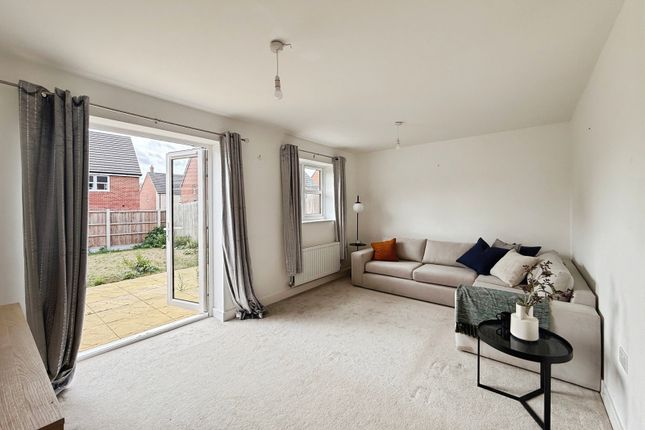 1, Binyon Gardens, Hitchin photo 2