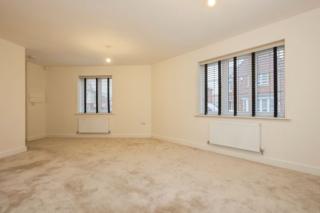 3, Webb Drive, Castle Donington photo 2