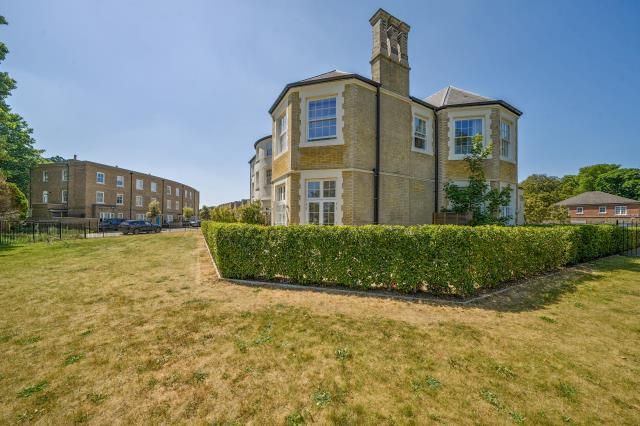 Flat 5 Latchmere House, 5, Barrons Chase, Richmond photo 4