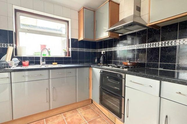 78 Conway Road, London photo 5