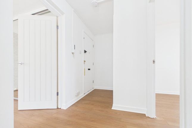 Flat 8, 18, Bramley Hill, South Croydon photo 4