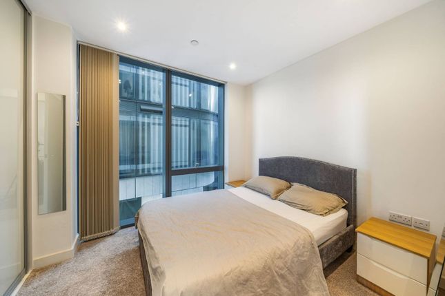 Flat for sale in City Road, Angel, London