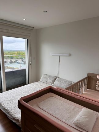 Flat to rent in 17 Henry Macaulay Avenue, Kingston Upon Thames, Surrey