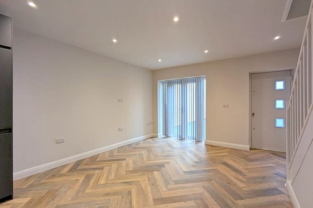 2A, New Road, Feltham photo 5