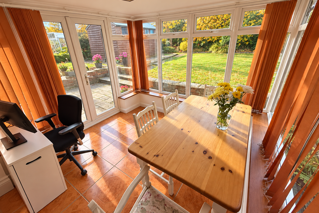4 Rutland Avenue, Lancaster photo 4
