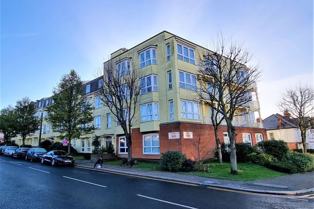 Flat to rent in Station Road, Westcliff-On-Sea