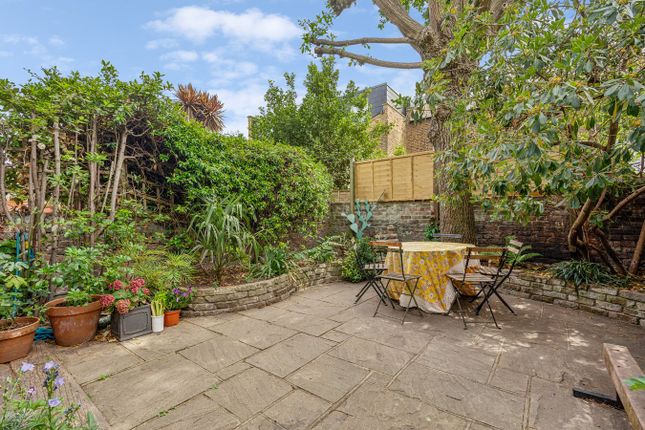 53, Keith Grove, London photo 2