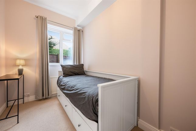 Flat to rent in The Avenue, Ascot