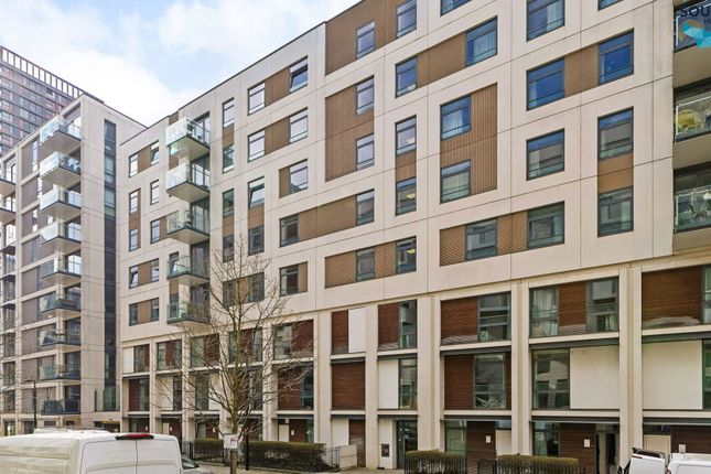 Titian Heights, 12 Scarlet Close, London photo 3