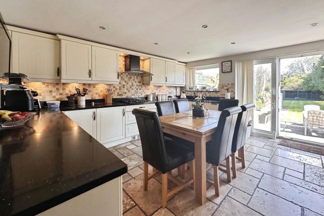 45, Eightlands Lane, Leeds photo 4