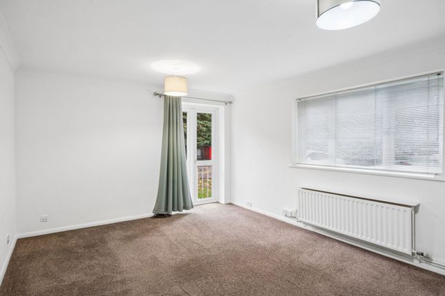 10 Biskra, Langley Road, Watford photo 2