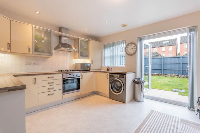 6, Darlington Close, Chorley photo 3