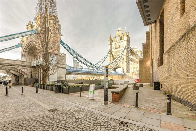 Flat for sale in Shad Thames, London