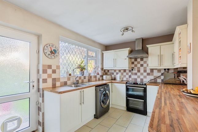 73, Dulverton Avenue, COVENTRY photo 4