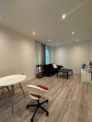 Flat 202, Silvercroft Street, Manchester photo 4