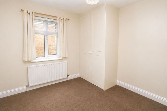 Flat 3, 20 Langley Road, STAINES-UPON-THAMES photo 4
