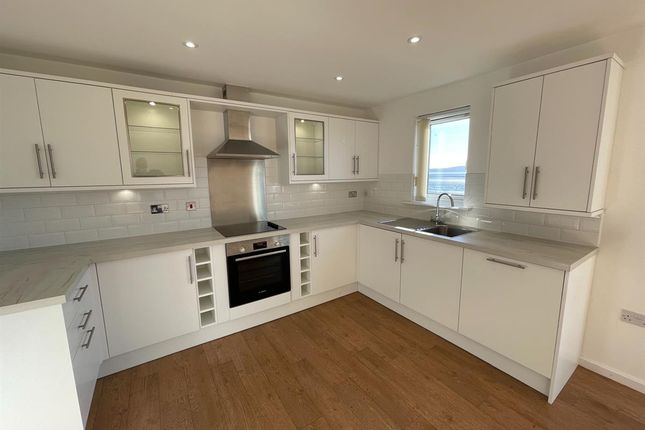 19 Cwrt Myrddin, Llanelli photo 5
