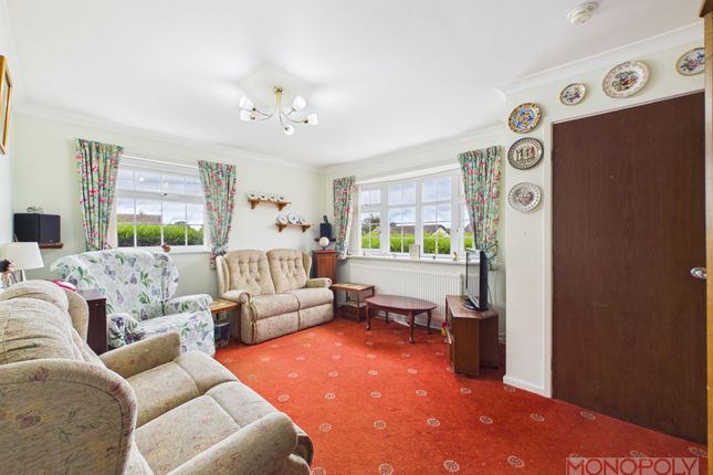 2 Maple Close, Wrexham photo 2