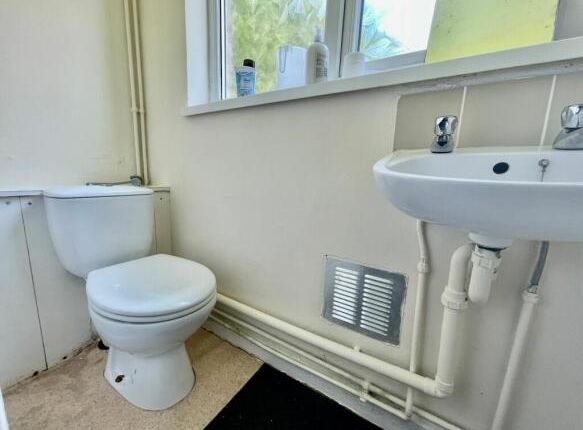 4, Greenland Crescent, CARDIFF photo 5