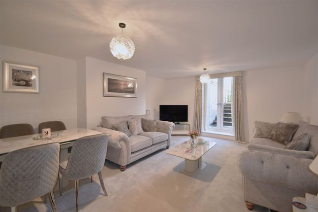 Heyes Lane, Alderley Edge photo 2