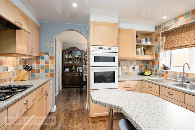 20a, Bracken Close, Saddleworth photo 4