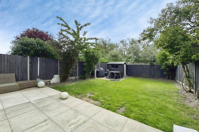 20, Burrows Close, Leicester photo 2