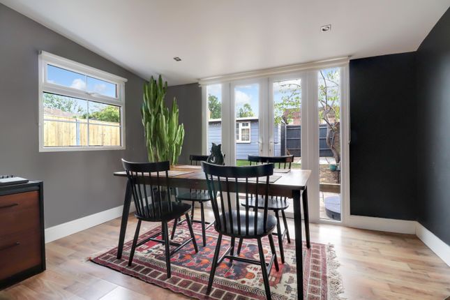 20, Oregano Way, Guildford photo 4