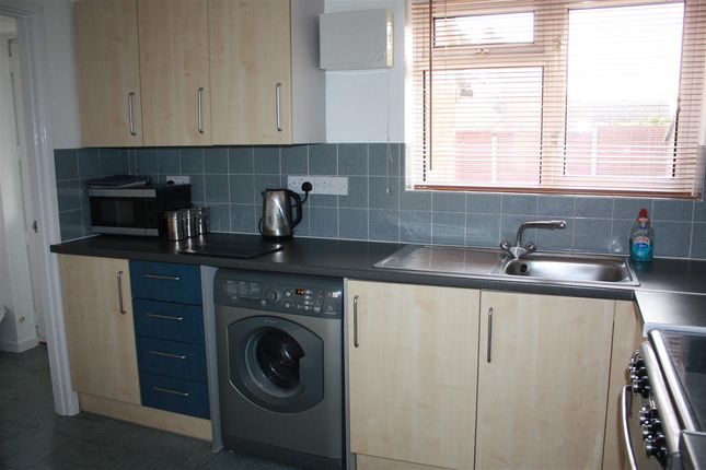 19, Bedford Avenue, Wyton photo 4