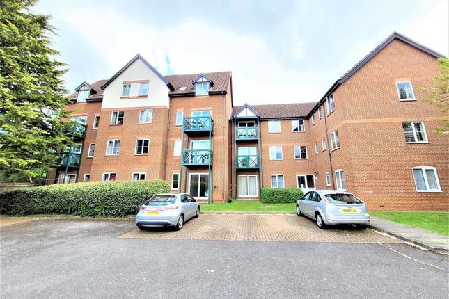 2-bed flat on 21 Admirals Court, Rose Kiln Lane, Reading, £165,000