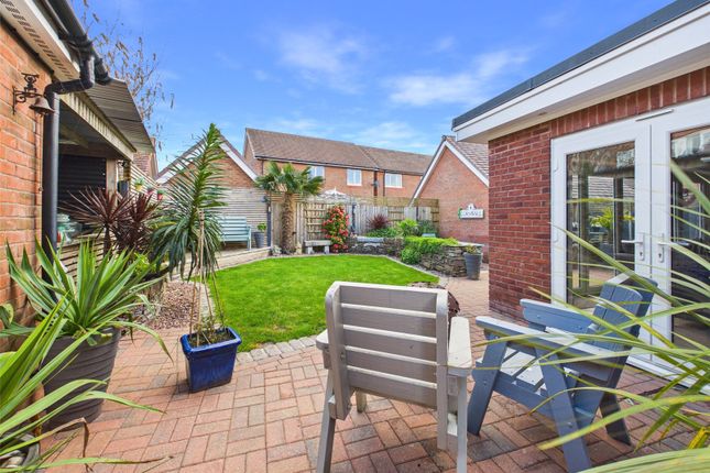 8, Kingdon Way, Devon photo 2