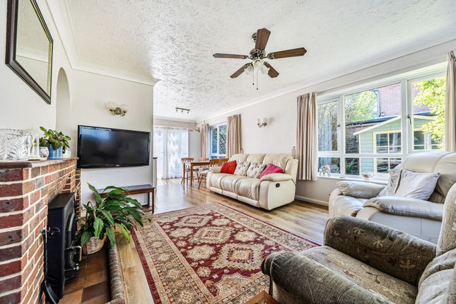 33 Willowhale Avenue, Bognor Regis photo 2
