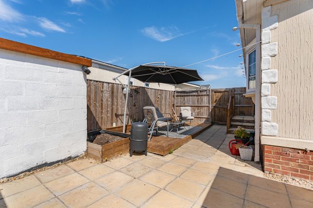 12, Thames Court, Oxfordshire photo 4