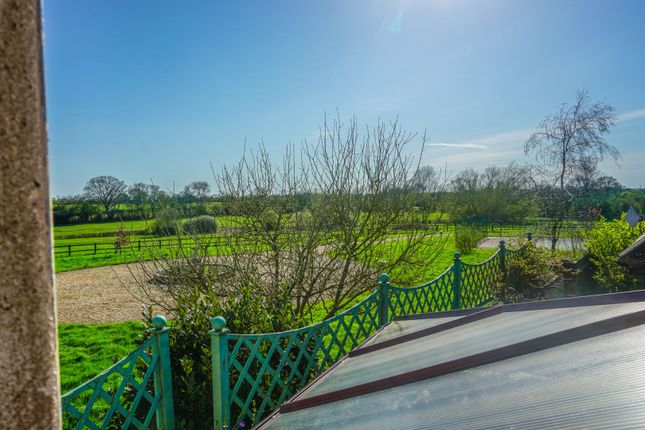 2 Cromwell Court, Thornborough Road, Nash, Milton Keynes photo 3
