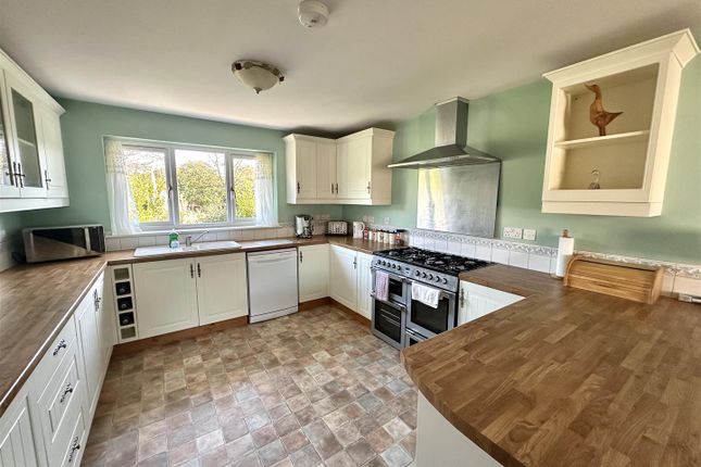 Twin Oaks, Tye Hill Close, St. Austell photo 3